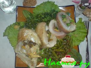 Салат и рулет из морского окуня