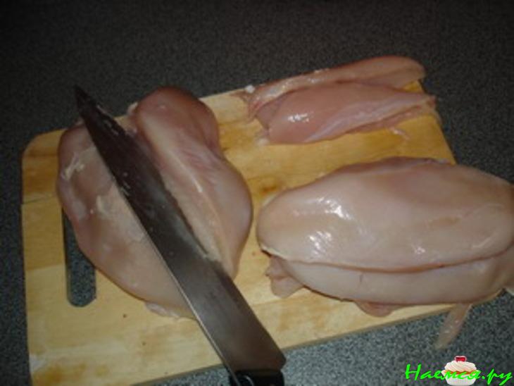 Котлета по-киевски с голубым сыром в оригинальной панировке