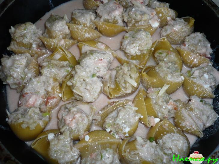Фаршированные ракушки со сливками и травами