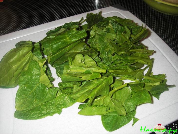 Рыбный рулет со шпинатом и зеленым луком Рыбный рулет со шпинатом и зеленым луком