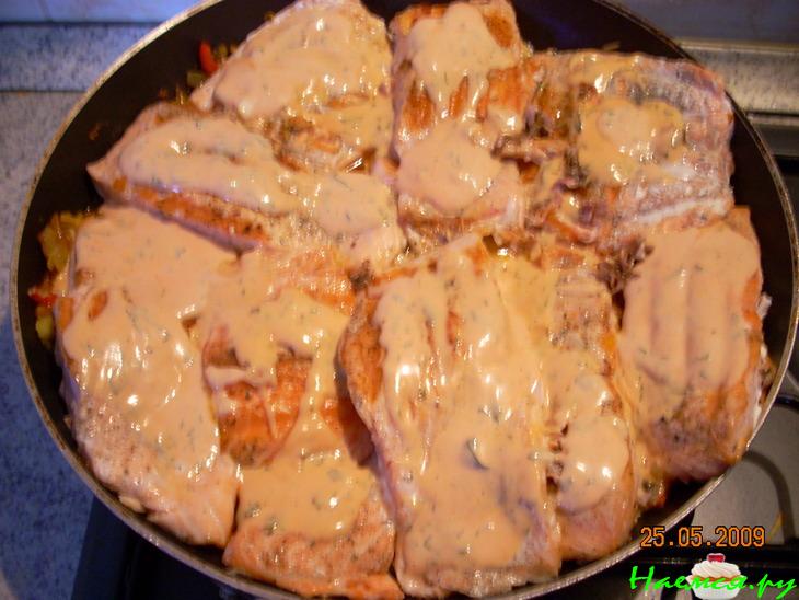 Семга на овощной подушке