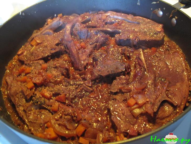 Баранина тушеная с овощами в вине Баранина тушеная с овощами в вине