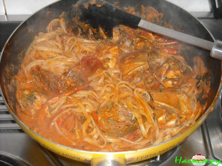 Linguine con aragosta. Омар с пастой в томатном соусе Linguine con aragosta. Омар с пастой в томатном соусе