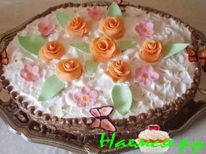 Торт бисквитный "Праздничный" с суфле и белковым кремом