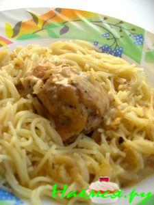 Кролик в сливках с базиликом и сушеными томатами Кролик в сливках с базиликом и сушеными томатами