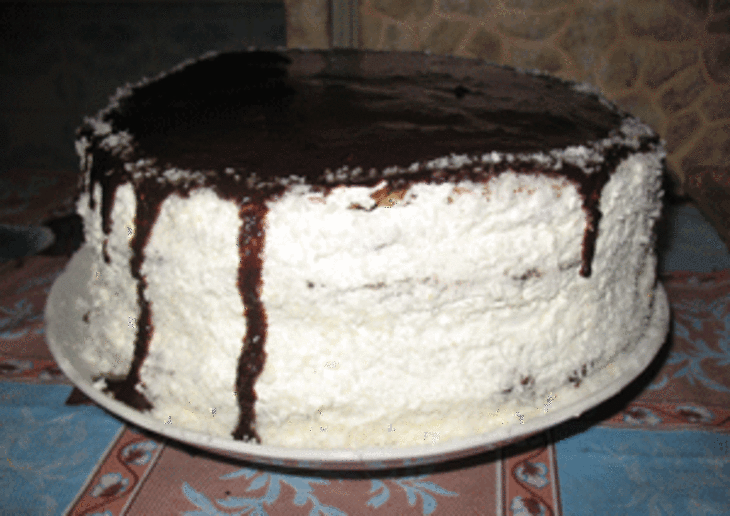 Тортик со взбитыми сливками и фруктами