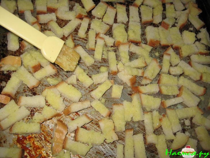 Чесночные сухарики