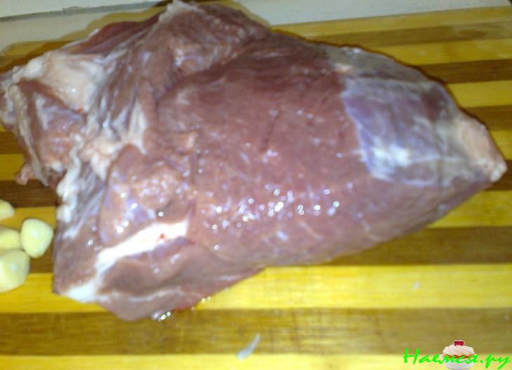 Свинина запечённая с грибами в сметане