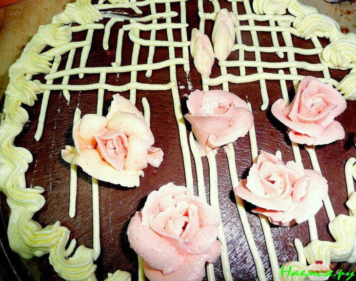 Торт "Киевский" с кремом на сгущенке, какао и коньяке