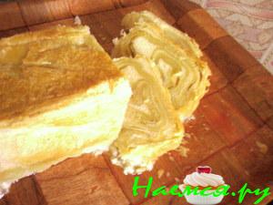 Рулет из слоеного теста с творогом Рулет из слоеного теста с творогом