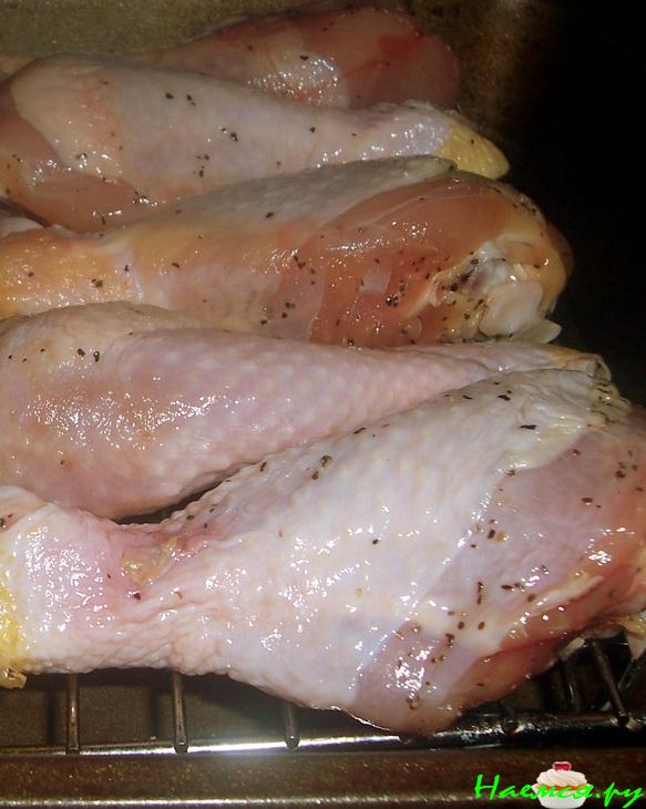 Куриные голени в клубничном барбекю