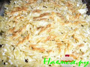 Макаронник с брынзой и грибами