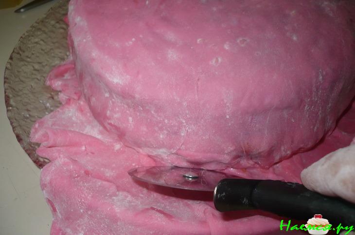 Торт розовый