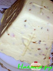 Пасха творожная с изюмом и цукатами