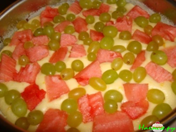 Пирог с виноградом и арбузом Пирог с виноградом и арбузом