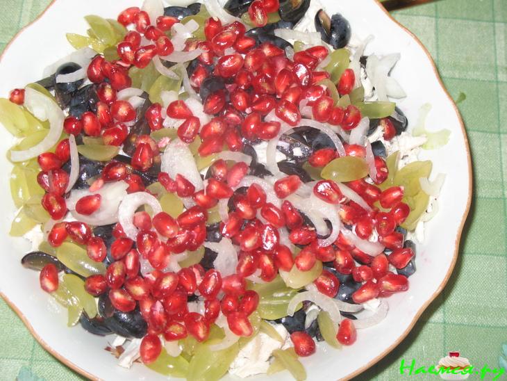 Пестрый салат с курочкой