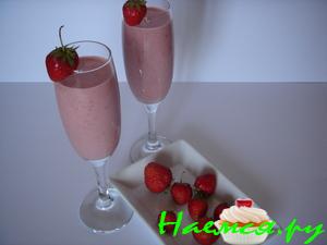 Коктейль клубничный