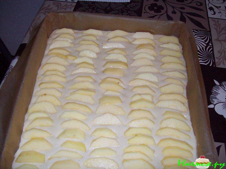 Пирог с яблоками быстрый