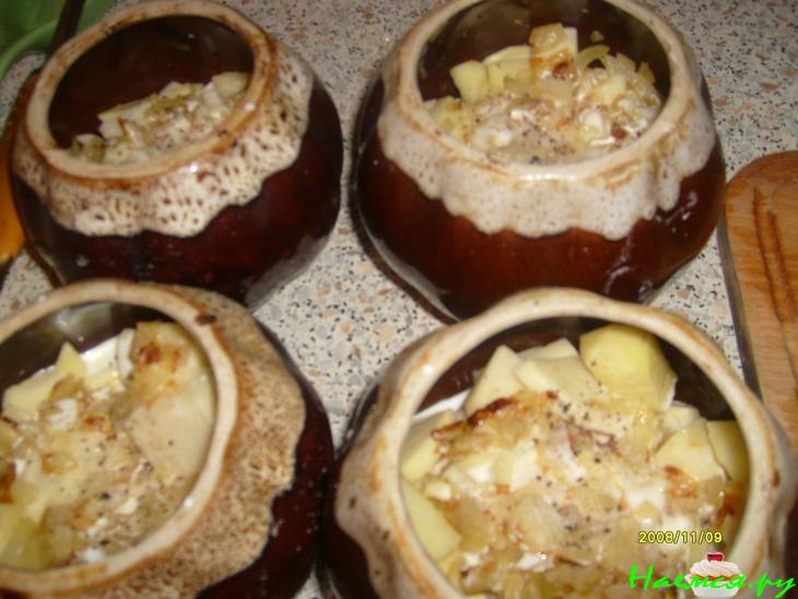 Рыба с овощами в горшочке