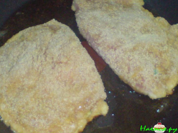 Шницели из индейки, фаршированные сыром и руколой