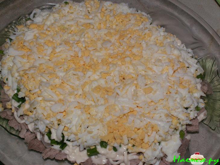 Салат "Сказка" с телячьей вырезкой и королевскими шампиньонами Салат "Сказка" с телячьей вырезкой и королевскими шампиньонами