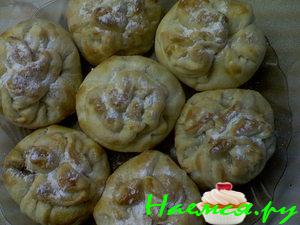 Слоеные мешочки с персиком и шоколадом Слоеные мешочки с персиком и шоколадом