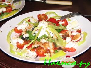 Овощной салат с тунцом и перепелиными яйцами Овощной салат с тунцом и перепелиными яйцами