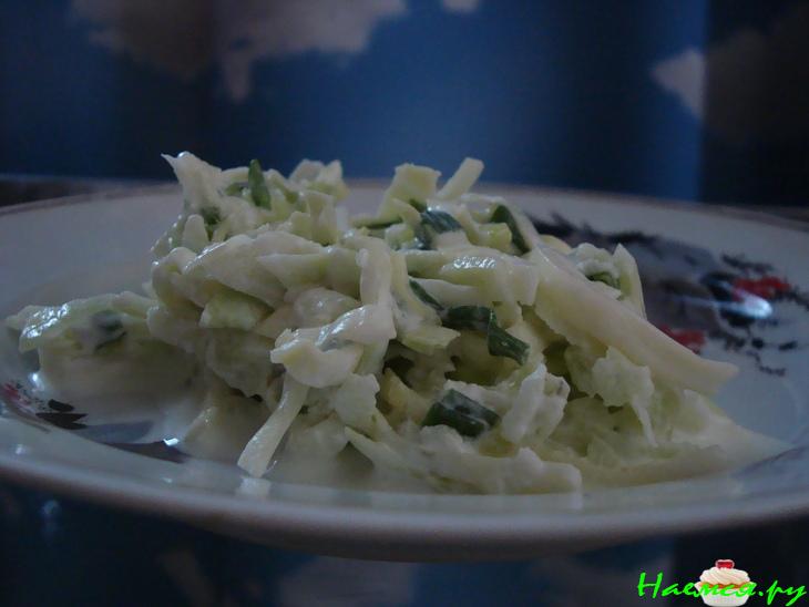 Капустный салатик с редькой в сметане Капустный салатик с редькой в сметане