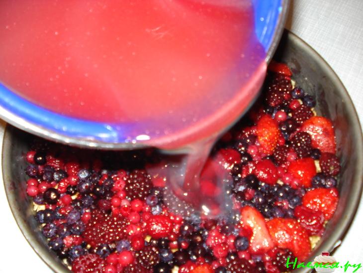 Ягодный торт на корже из мюсли