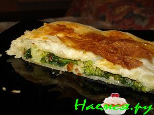 Пирог "Настроение" со шпинатом, брокколи и творогом