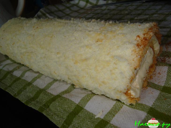 Нежный творожный рулет