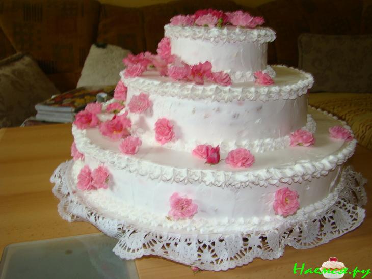 Свадебный бисквитный торт