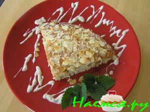 Банановый пирог с миндальной стружкой