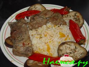 Баранина под овощами с рисово-тыквенном гарниром