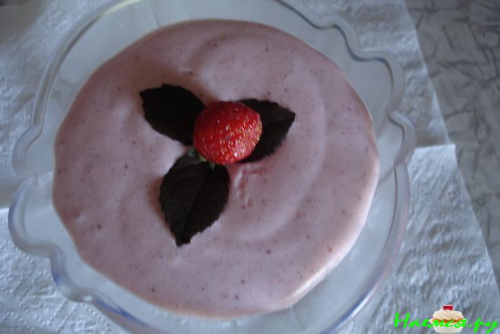 Клубничное мороженое-суфле