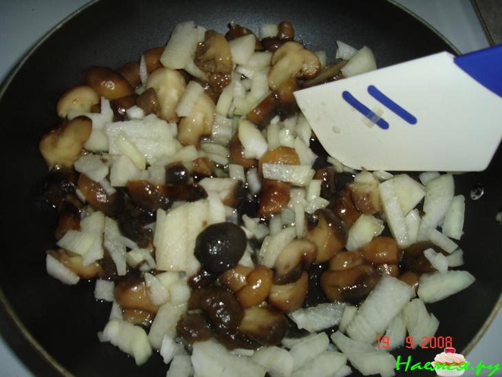 Борщ с сыром и шампиньонами