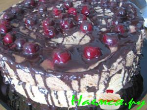 Торт бисквитный с вишней