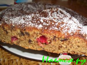 Кофейный пирог с клюквой и шоколадом