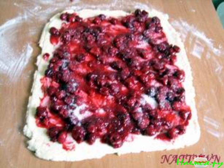 Пирог 'Вишневые розочки' (низкокалорийный)