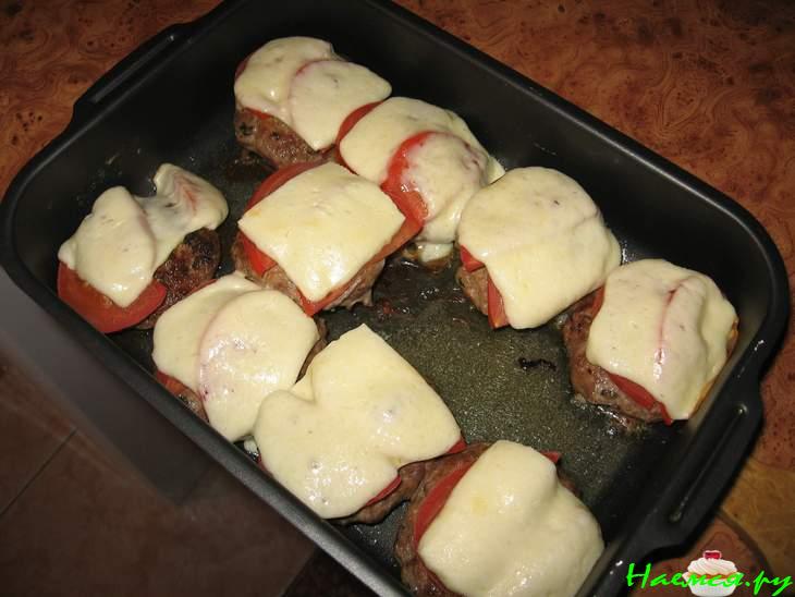 Шницели рубленые по-французски из смешанного фарша Шницели рубленые по-французски из смешанного фарша