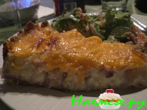 Луковый киш с пятью видами сыра