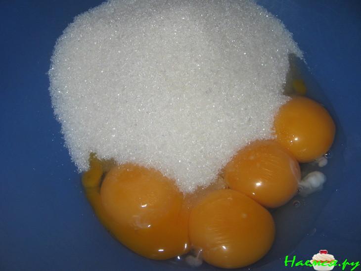 Торт "Птичье молоко" с безе и шоколадной глазури