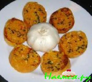 Азиатские гренки с чесноком