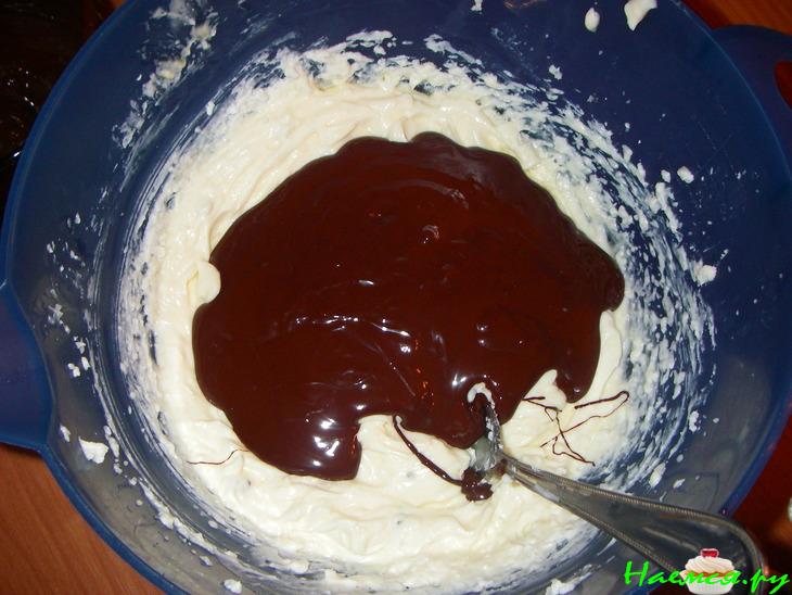 Шоколодный чизкейк с вишней