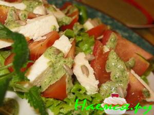 Помидоры и не только с апельсиново-кунжутной заправкой