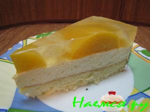 Торт бисквитный с йогуртовым суфле