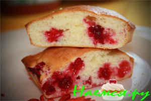 Сметанные кексы с клюквой
