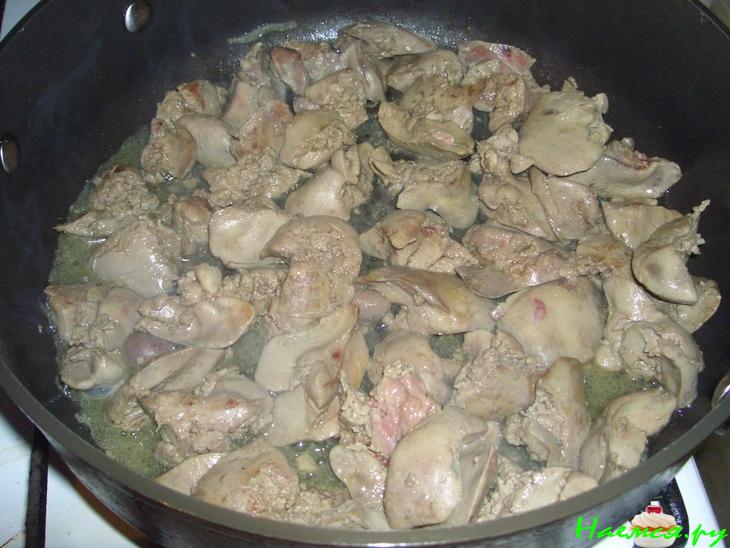 Куриная печень, тушеная с болгарским перцем Куриная печень, тушеная с болгарским перцем