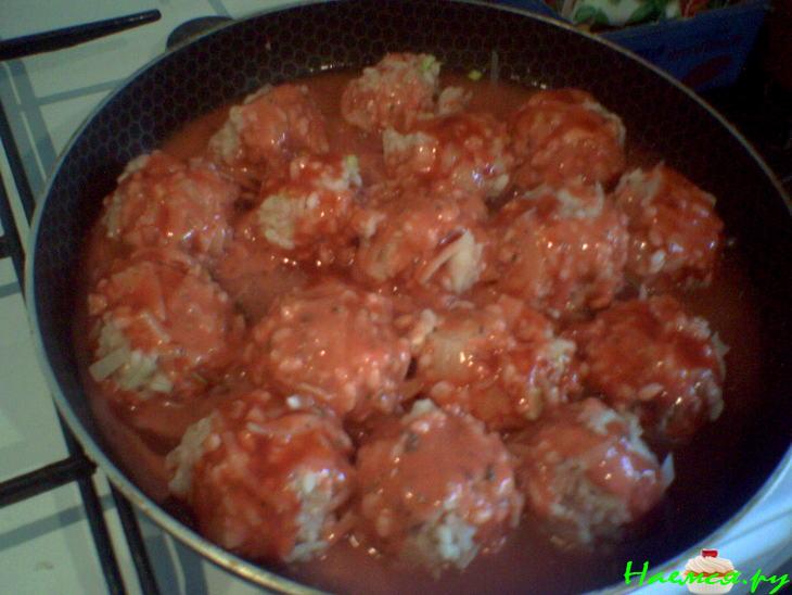 Ёжики в томатном соусе