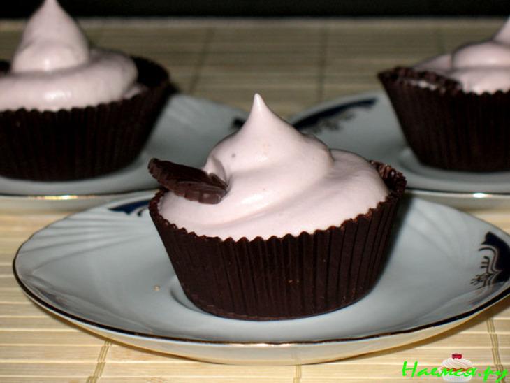 Корзинки из шоколада с ореховой начинкой и кремом